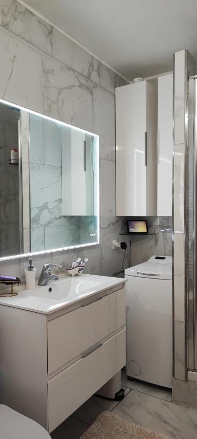 Magnifique Studio Au Coeur Du Marais パリ エクステリア 写真