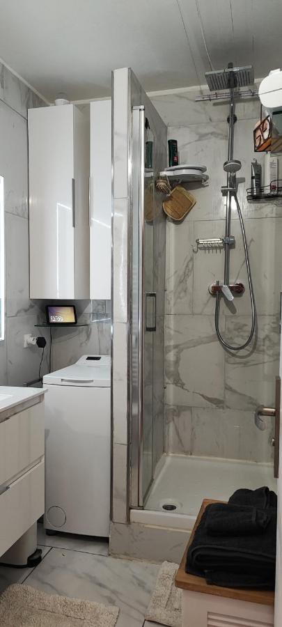 Magnifique Studio Au Coeur Du Marais パリ エクステリア 写真