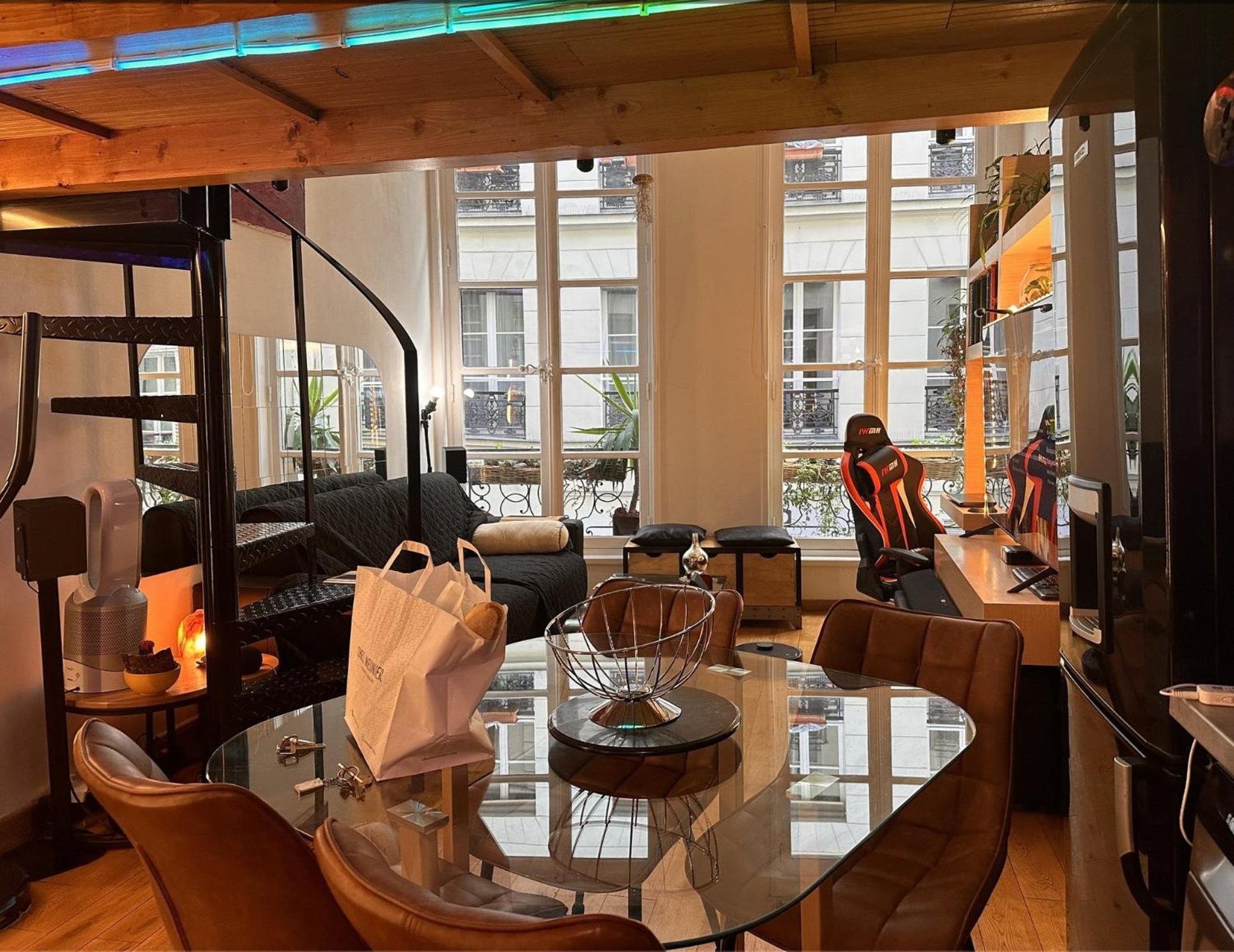 Magnifique Studio Au Coeur Du Marais パリ エクステリア 写真